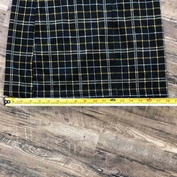 Ardene plaid stretch skirt - Picture 7 of 10